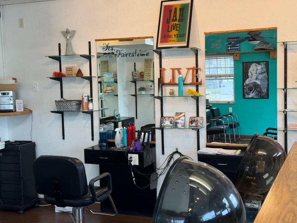 Styling station with mirror and professional tools